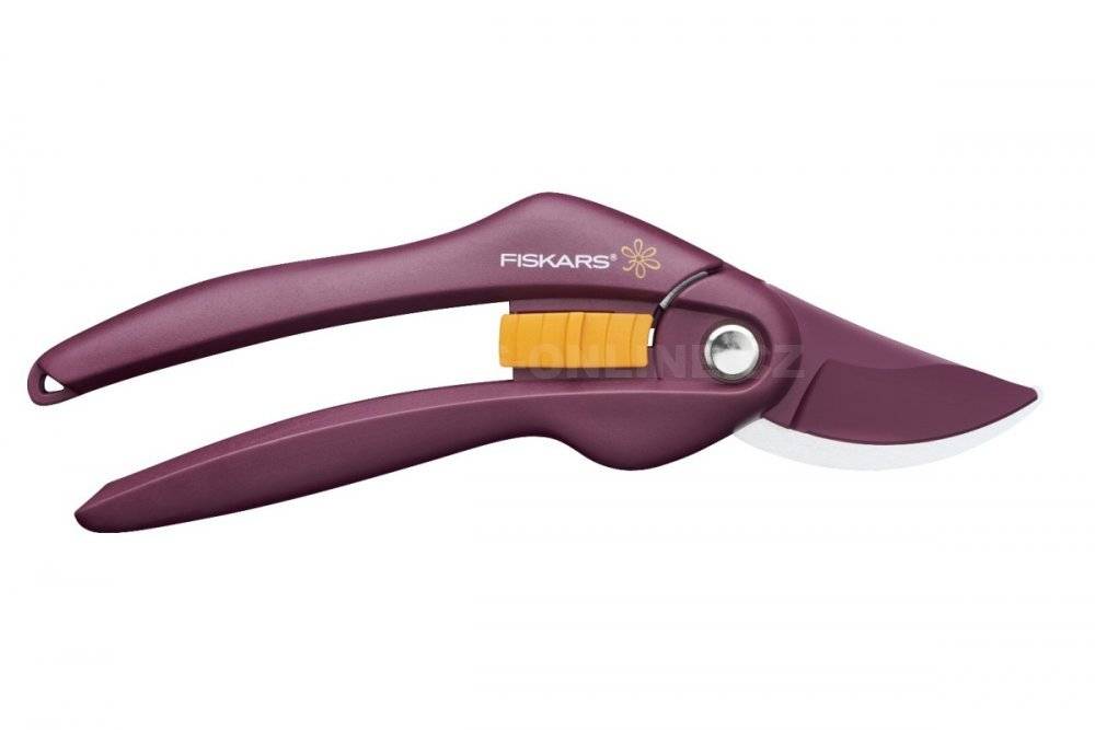 Fiskars Dvoučepelové fialové zahradnické nůžky P26 1027495